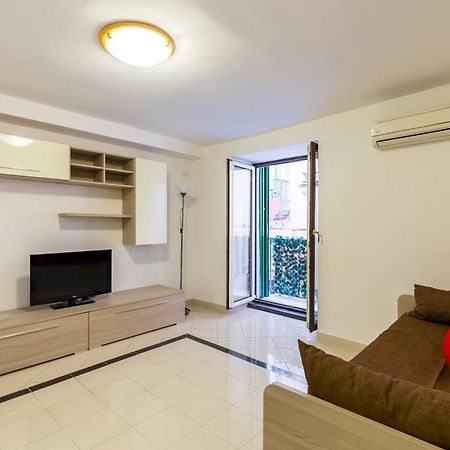 QS1 - Indipendent Flat in Center Appartement Napels Buitenkant foto
